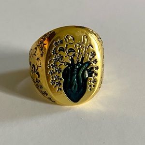 Unusual Heart Flowers Ring Gold Blue RARE Costume